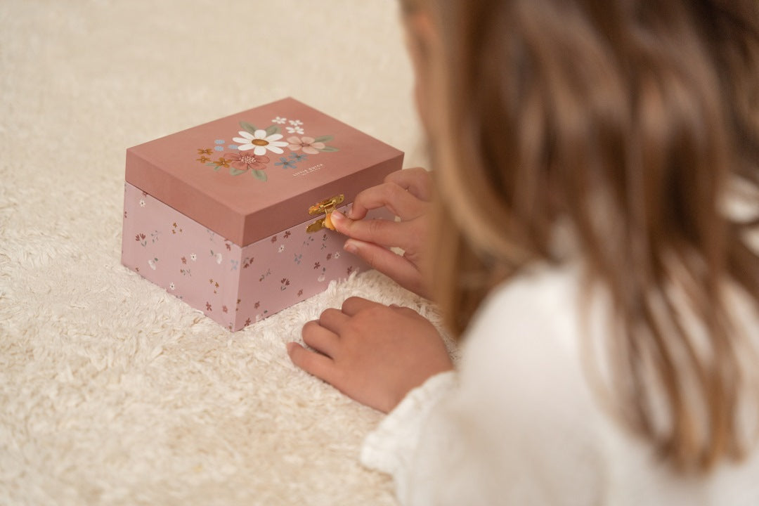 Jewelry box Evi with music Little Pink Flowers I Little Dutch