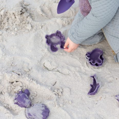 Dark purple silicone sand molds | Scrunch