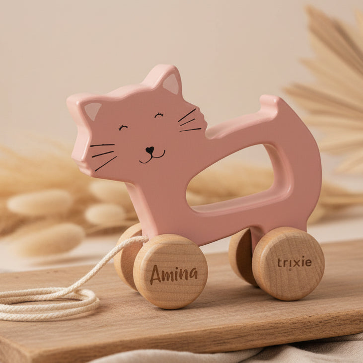 Wooden pull-along toy - Cat Lady | Trixie