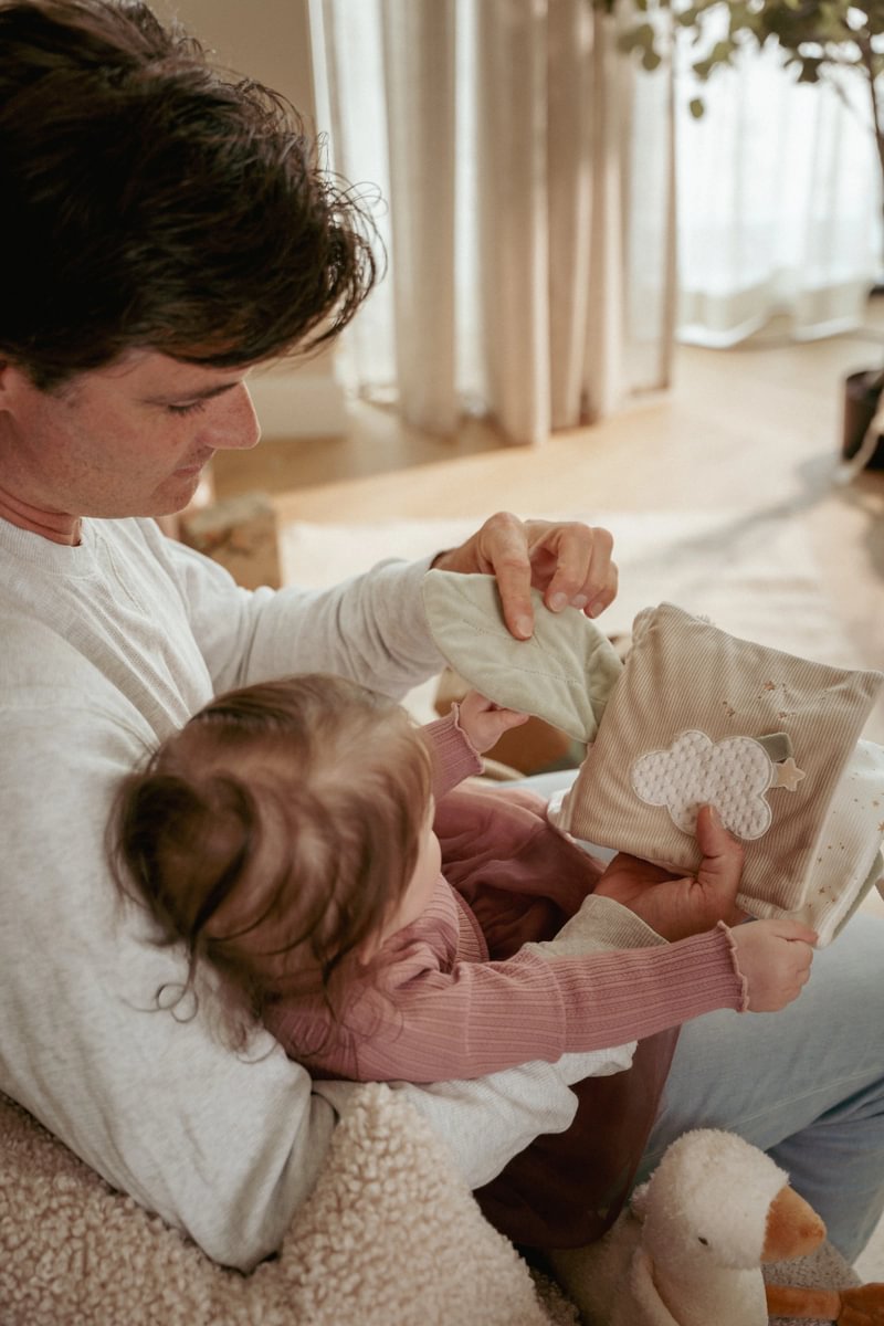 Fabric activity book - Newborn Naturals GRS