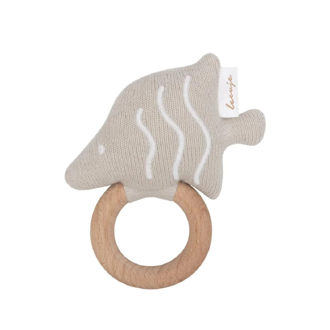 Rattle with wooden ring "Fish" | leevje