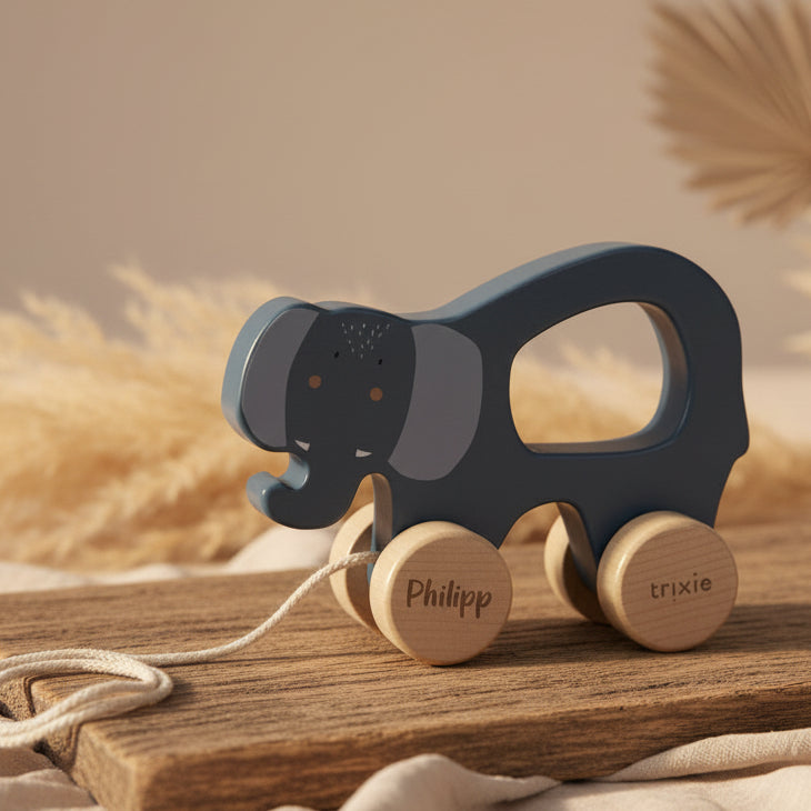 Wooden pull-along toy - Elephant Lady | Trixie