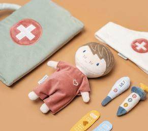 Cuddly doll Jim, Doctor playset