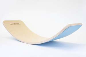 Wobbel Original Motorik Balance Board transparent lacquer - Filz sky (pastellblau) | by Schmatzepuffer® online kaufen